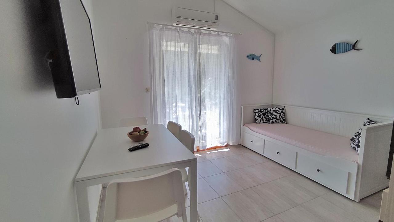 Apartmani Bodo Drvenik  Buitenkant foto