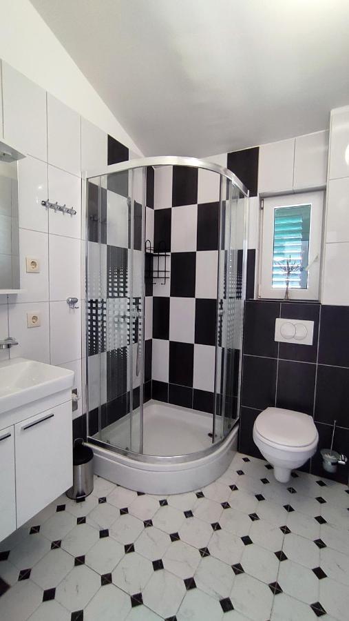 Apartmani Bodo Drvenik  Buitenkant foto